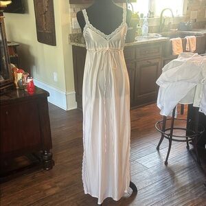 Vintage Clovis Ruffin Sz XS Pink Satin Lace Trim Maxi Nightgown GVC